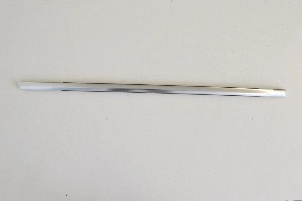 Rear door glass trim molding – Land Rover Range Rover Evoque L538 (2011-2018)