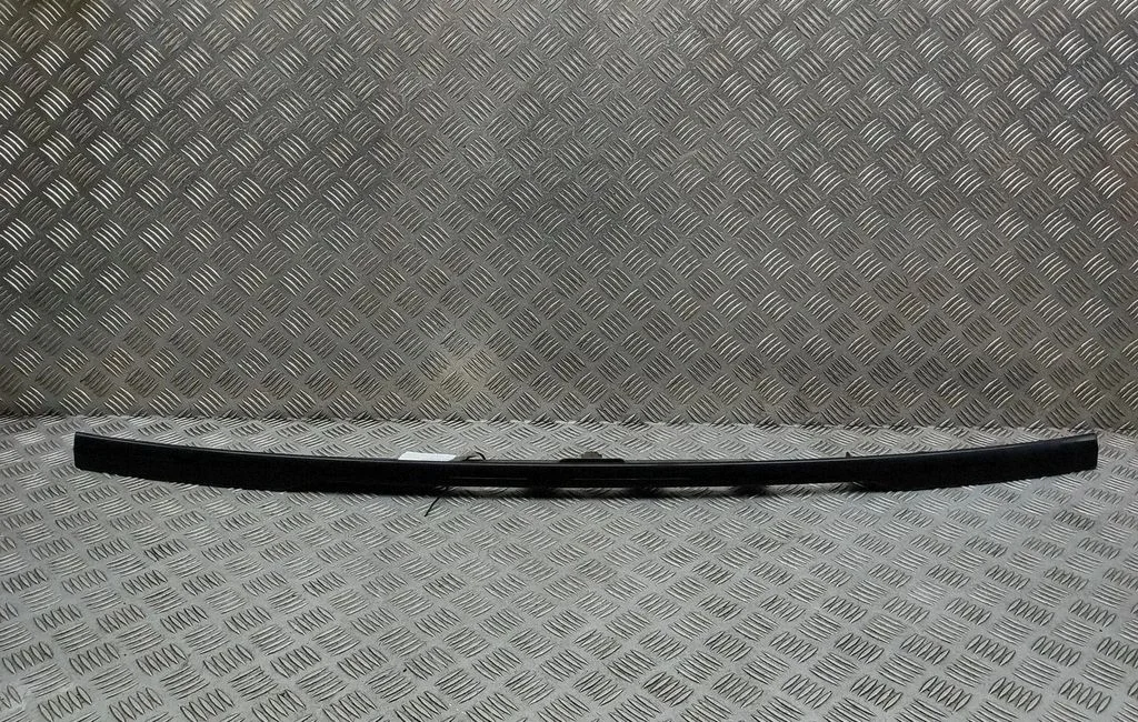 Trunk door license plate light bar CK1UA40406AA