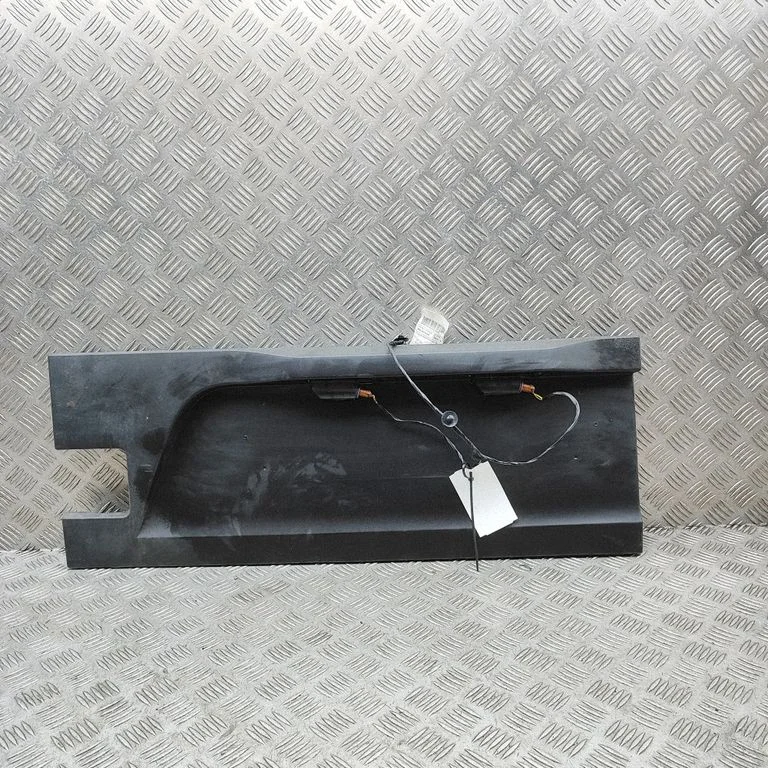 Aizmugurējā vāka numura zīmes apgaismojuma josla 5801540269