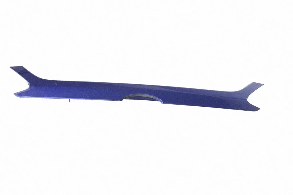 Aizmugurējā vāka numura zīmes apgaismojuma josla DS73F43400D