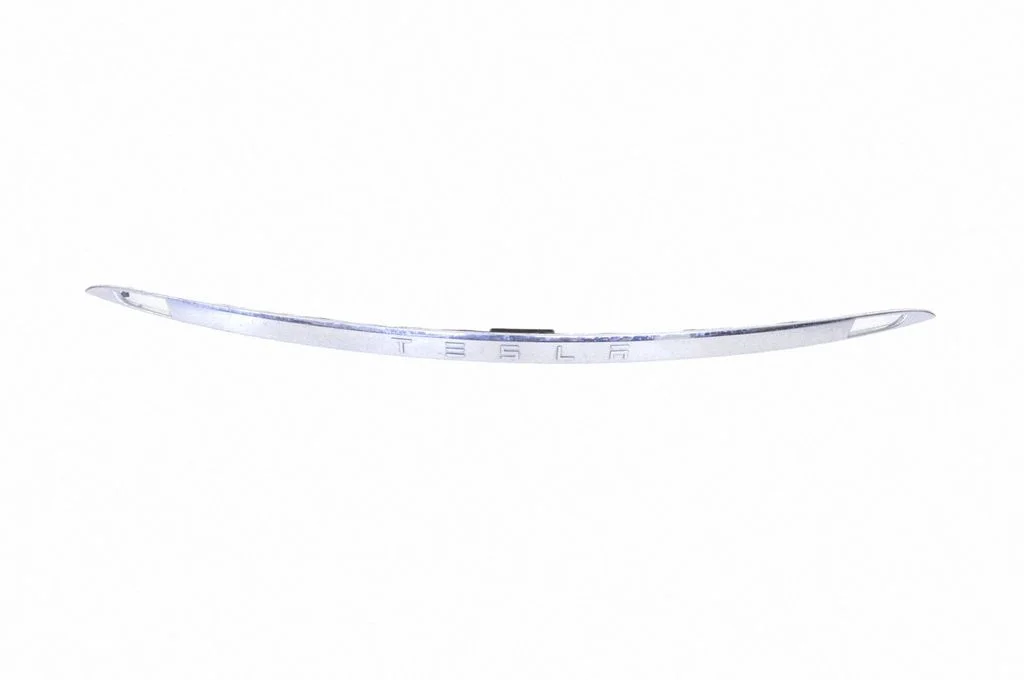 Trunk door license plate light bar 102577600A