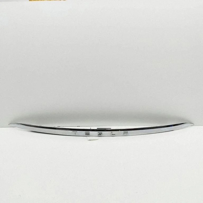 Trunk door license plate light bar 103537000D