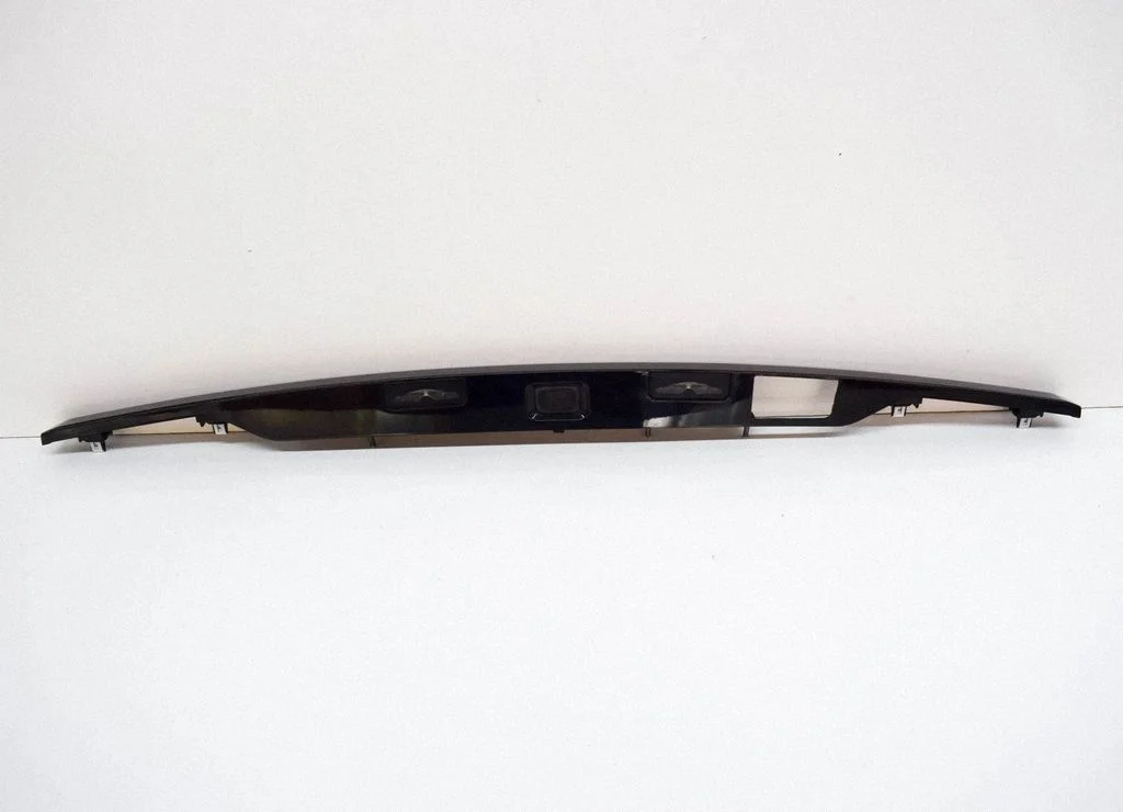 Trunk door license plate light bar BJ3240406