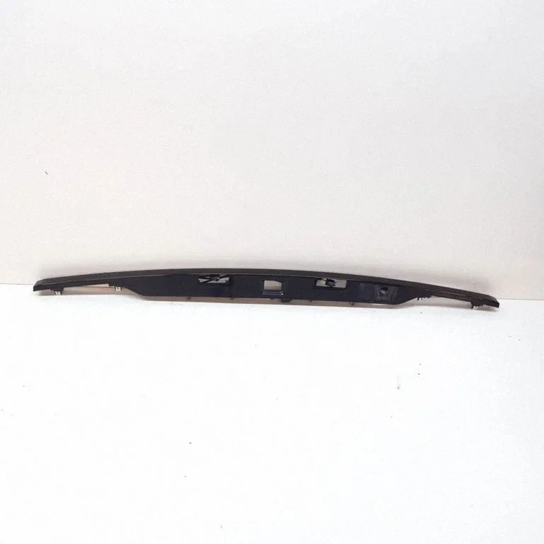 Trunk door license plate light bar BJ324040