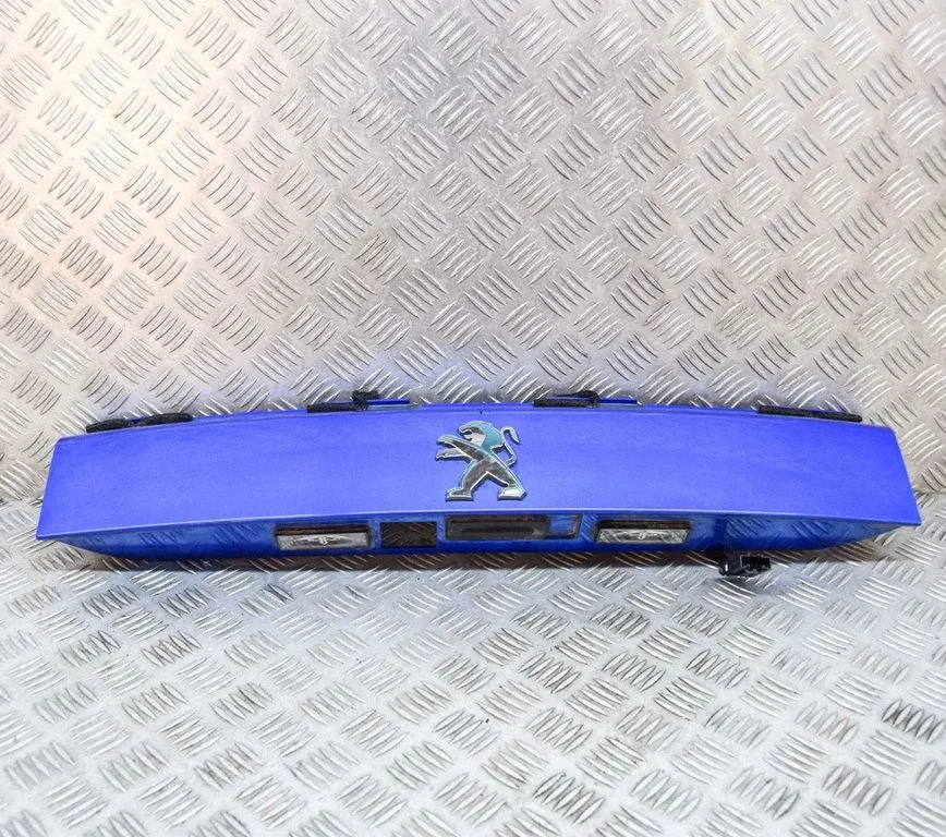 Trunk door license plate light bar 9828080080