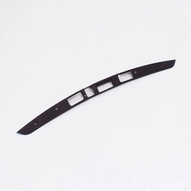 Trunk door license plate light bar 103537000D