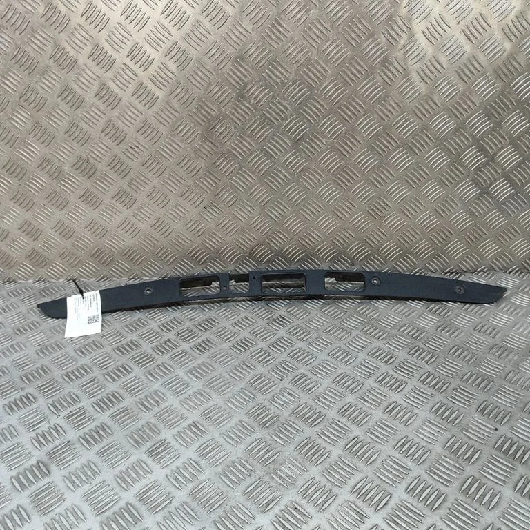 Trunk door license plate light bar 103537000E