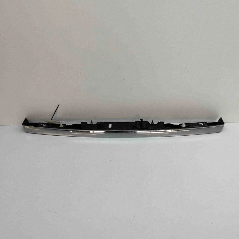 Trunk door license plate light bar 7194176