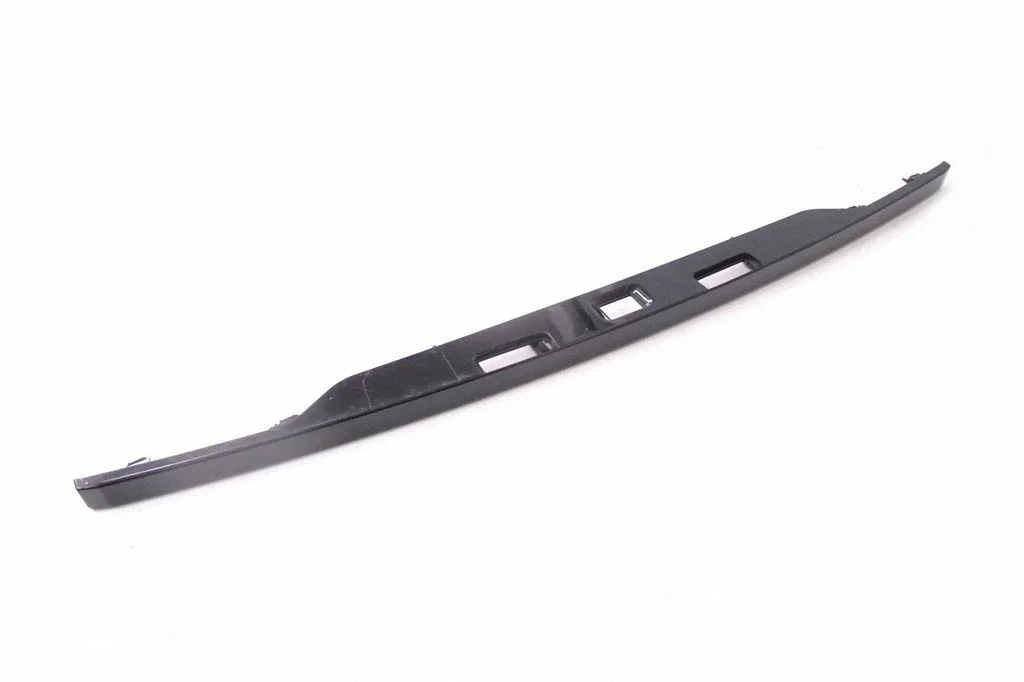 Trunk door license plate light bar BJ3240406