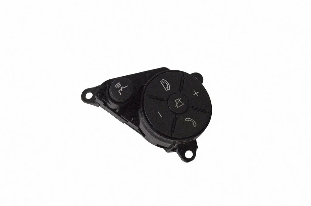 Steering wheel buttons/switches – Mercedes-Benz E-Class C207 W207 (2009-2017)