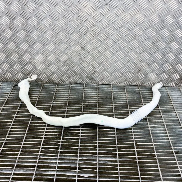 Window washer liquid tank fill tube 7238068