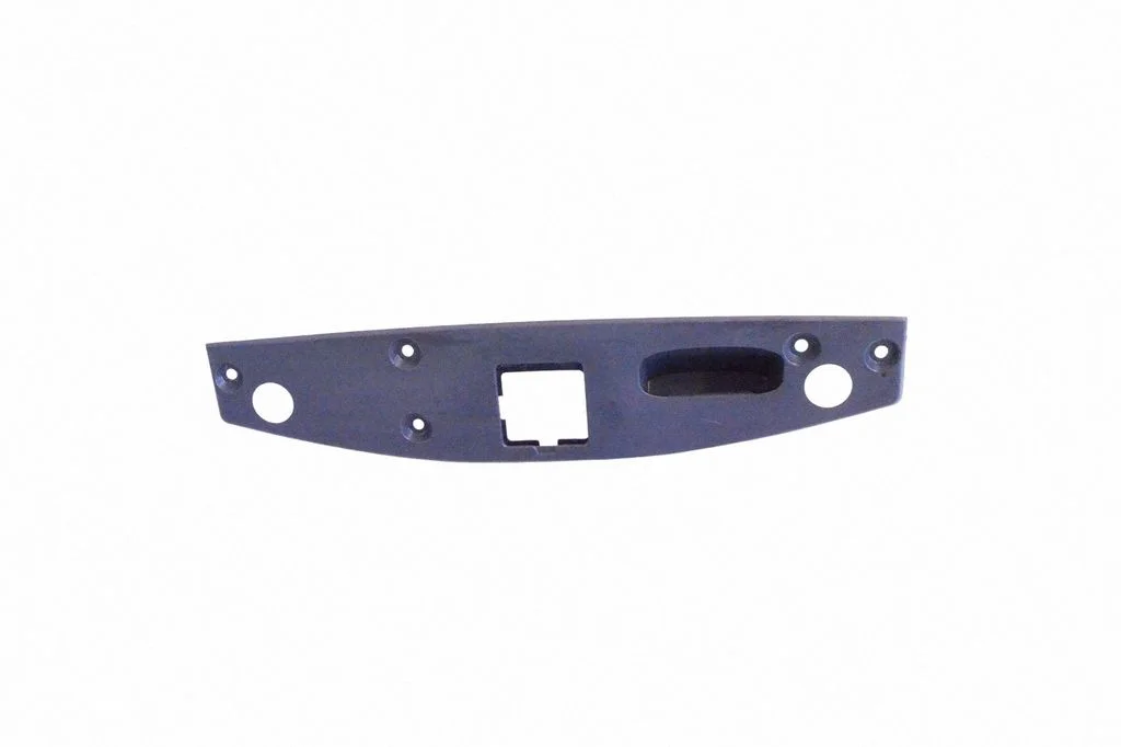 Trunk door license plate light bar