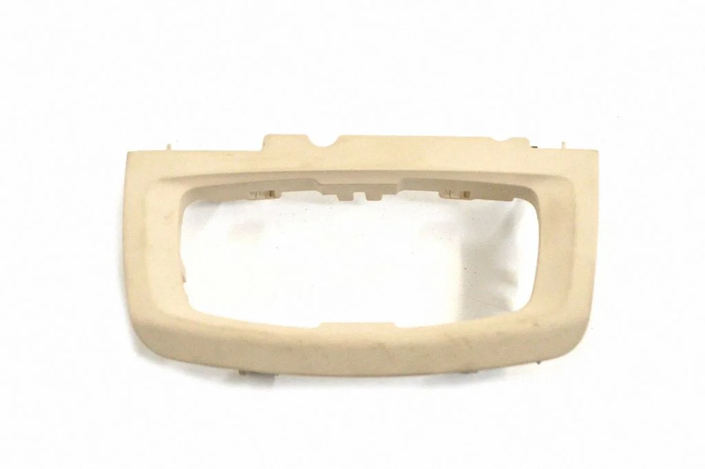 Paneļa apdare 9252541
