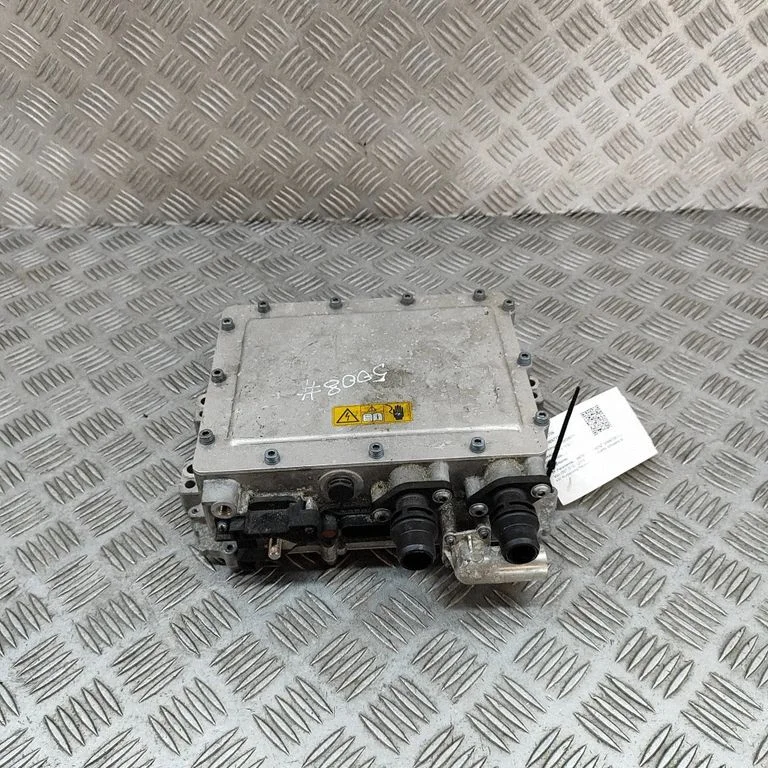 Voltage converter/converter module – Mercedes-Benz Sprinter W907 W910 (2018-)