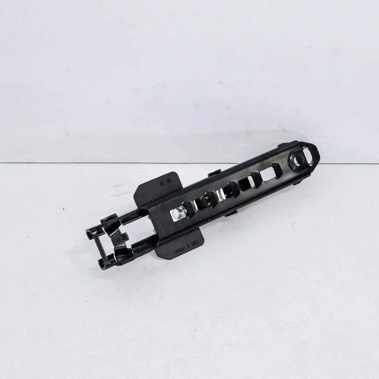Silniczek regulacji pasa 8K0857833B