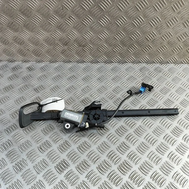 Seat belt adjustment motor – Mercedes-Benz E-Class W213 (2016-)