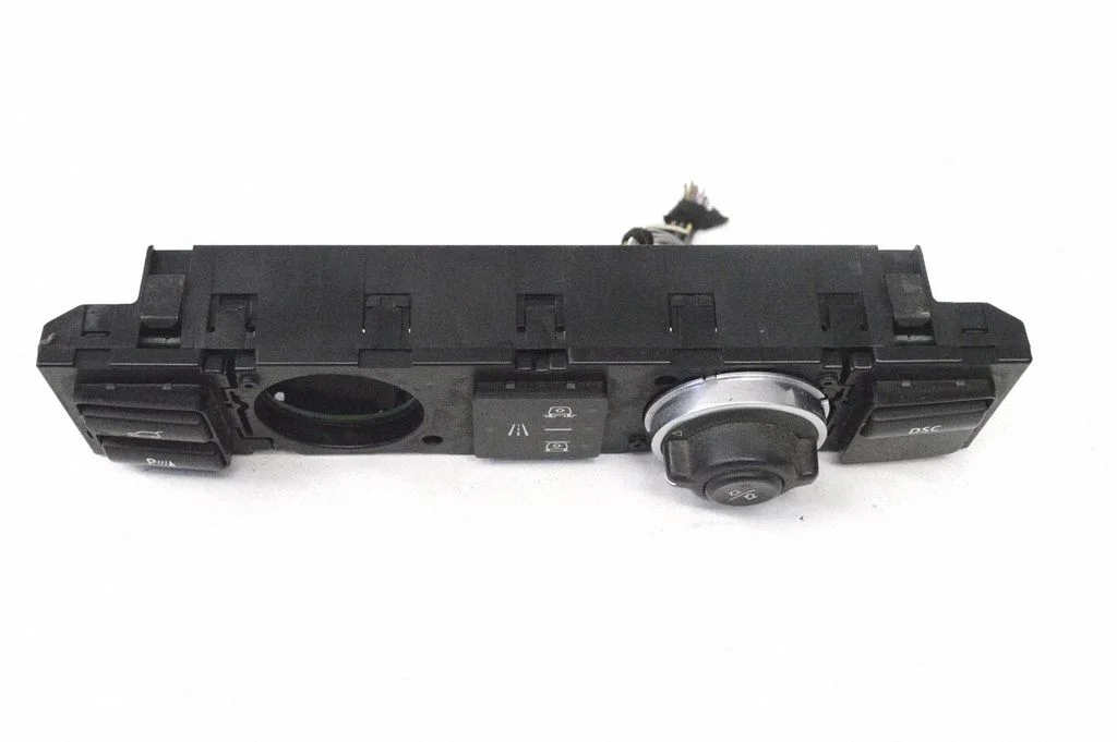 A set of switches YUL000072PUY