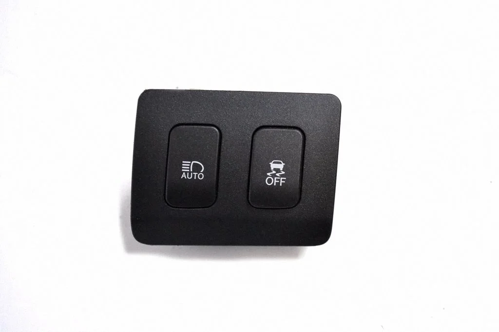 A set of switches – Lexus GS 250 350 300H 450H (2013-)