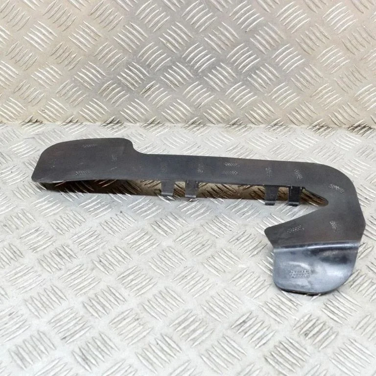 Fog light bracket – Tesla Model Y (2020-)