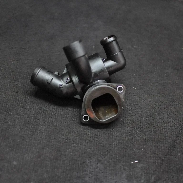 Obudowa termostatu – Volkswagen Passat CC (2008-2016)