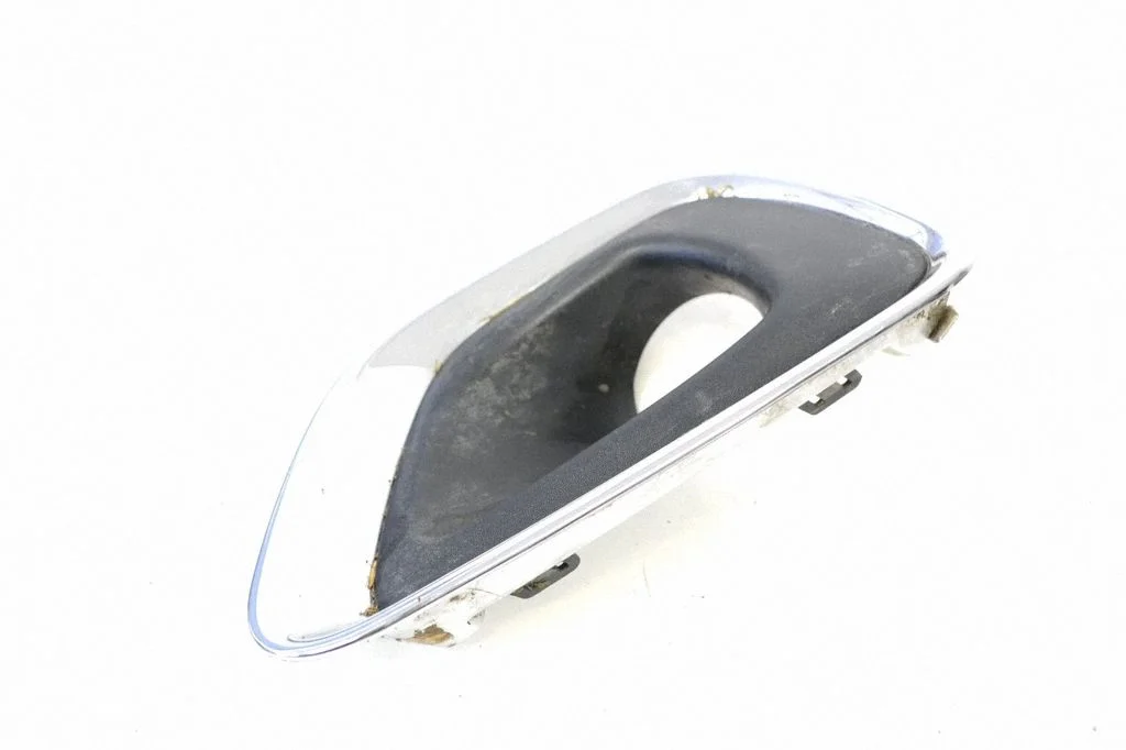 Miglas luktura kronšteins 68143082AB