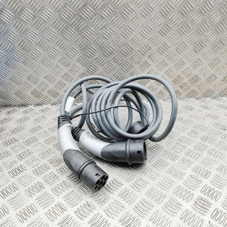 Kabel do ładowania auta elektrycznego 7926285
