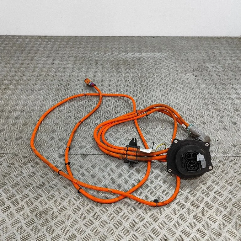 Elektromobiļa uzlādes vads 5B38E65