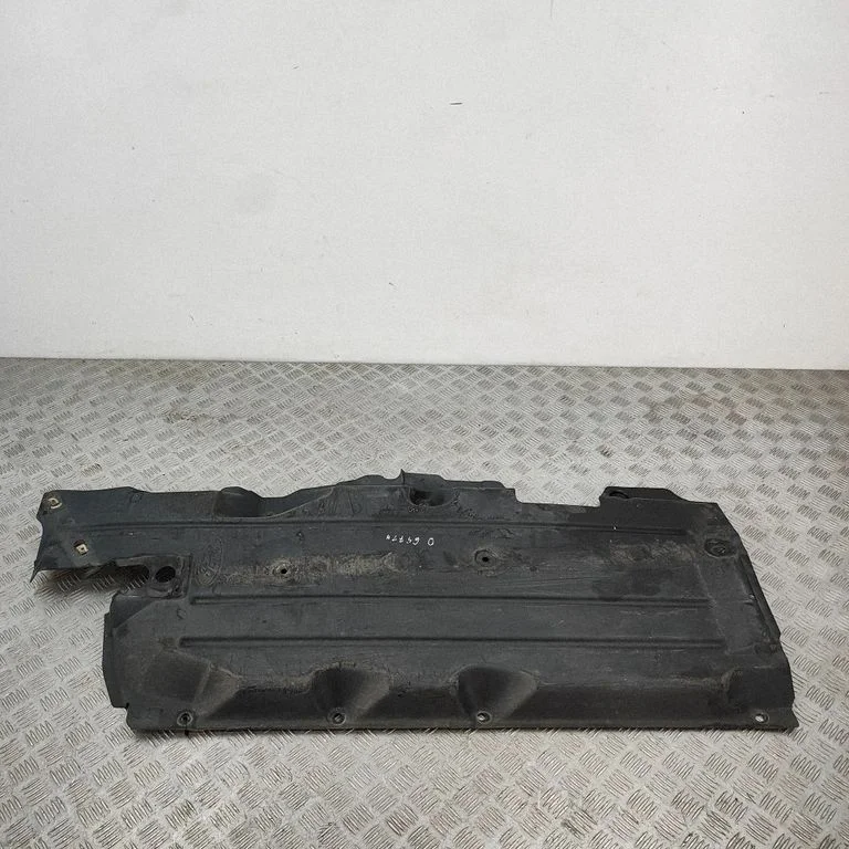 Külgmine põhjakaitse JT7611133AC