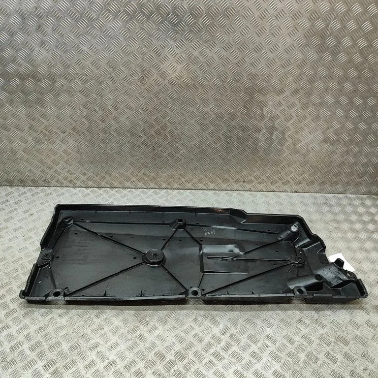 Sānu dibena aizsargs 581660D120