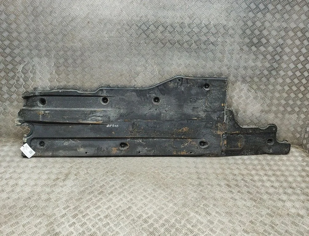 Sānu dibena aizsargs 3Q0825202G