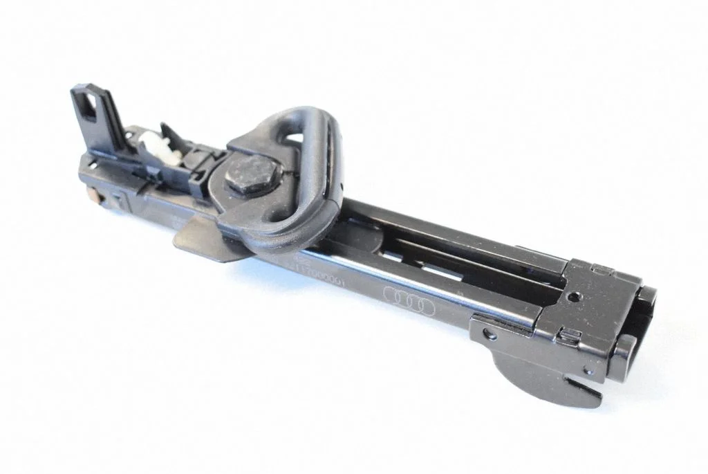 Seat belt height adjuster – Audi Q7 4M (2015-)