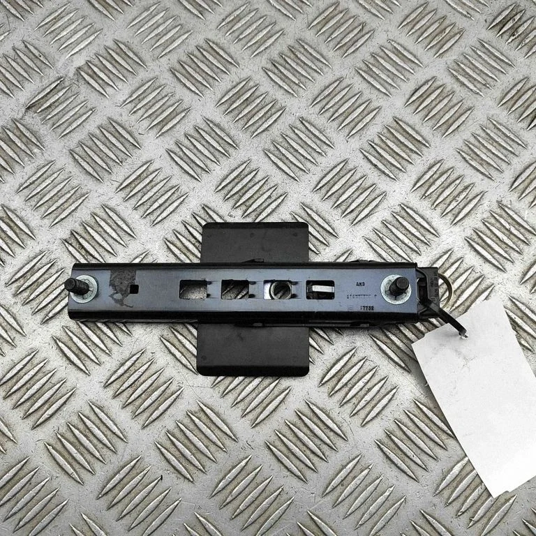 Seat belt height adjuster 616773300B