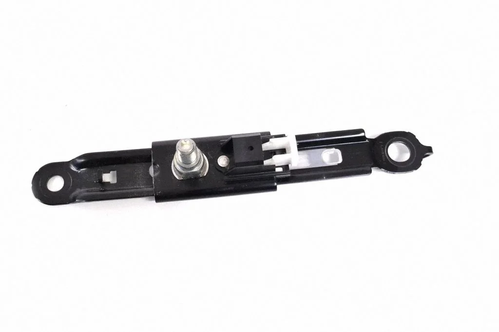 Seat belt height adjuster E563003