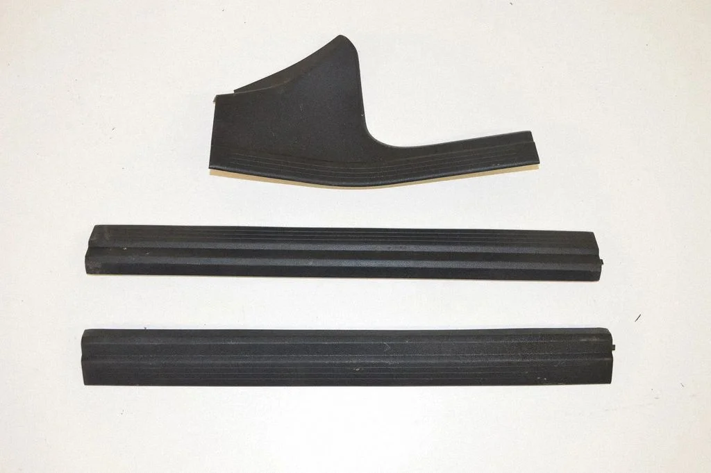 sill trim set (inner) – Mercedes-Benz CLS-Class C218 X218 (2011-2017)