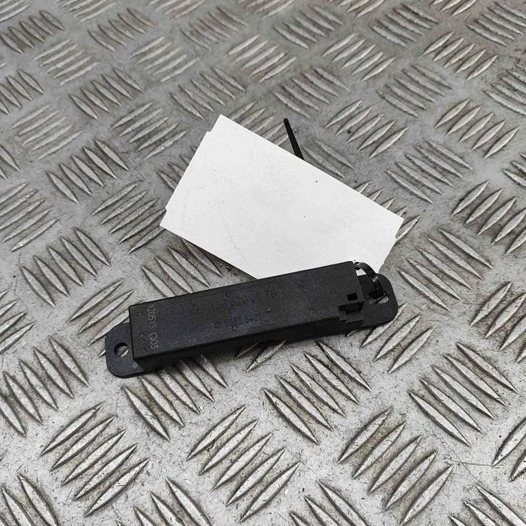 Keyless system antenna A1668200075