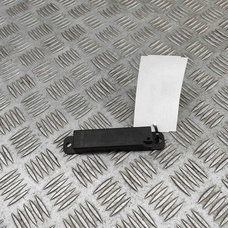 Keyless system antenna A1668200075