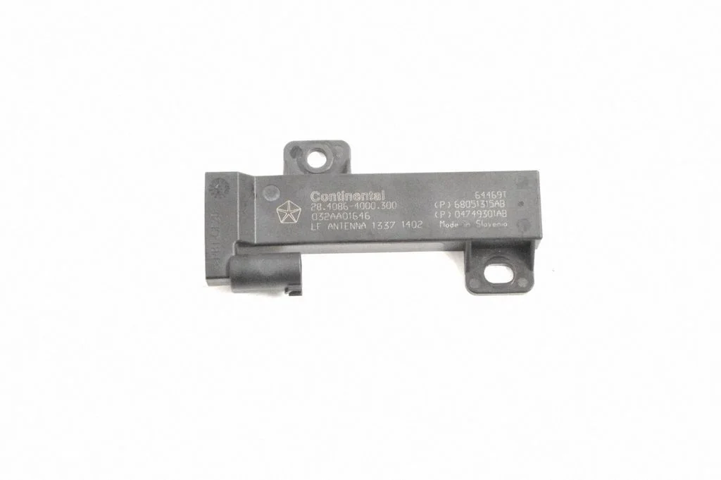 Keyless system antenna P68051315AB