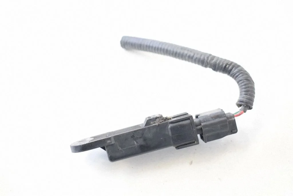 Bezatslēgas sistēmas antena 407401LL0A