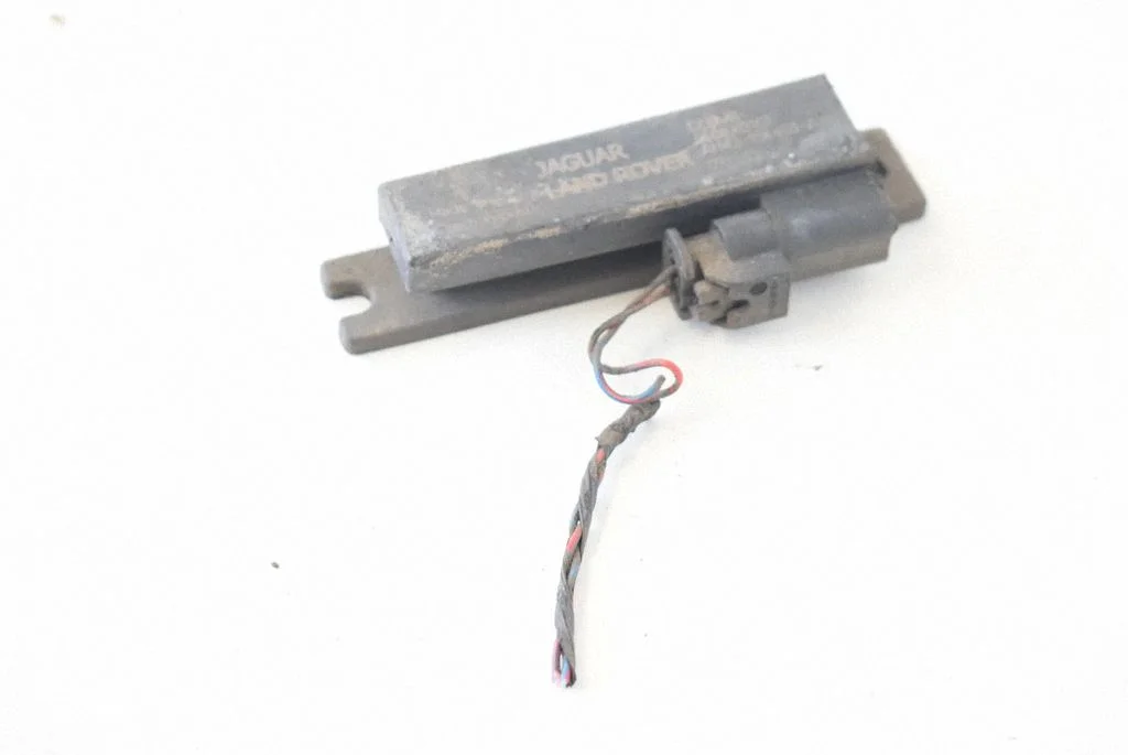 Bezatslēgas sistēmas antena AH4215K603AA