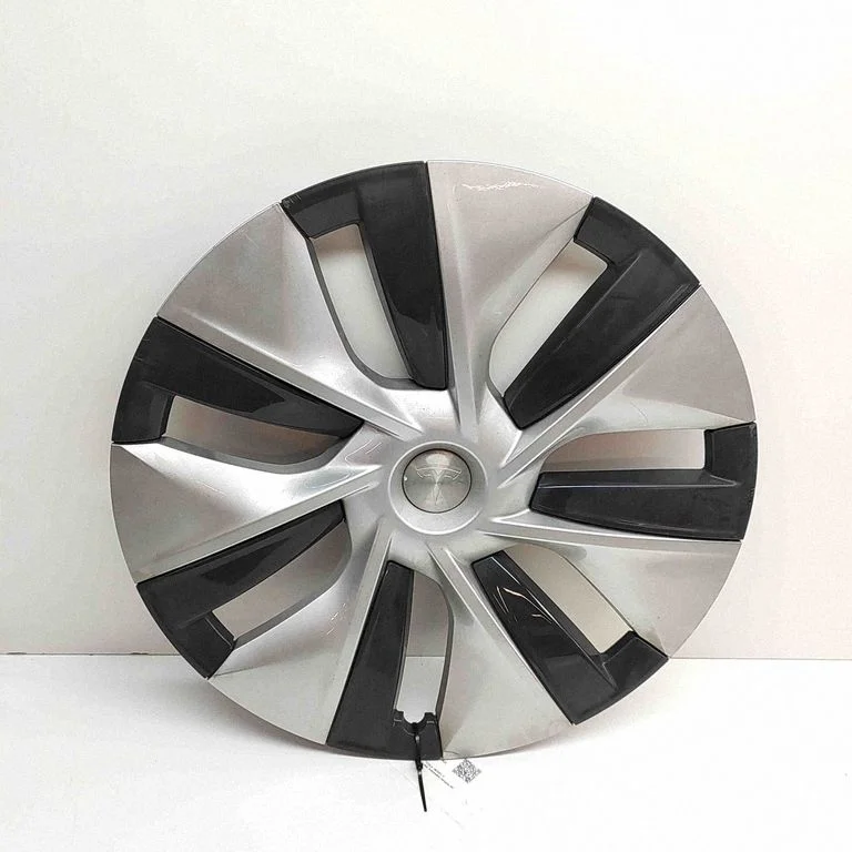 R20 wheel hub/cap/trim 104423500B