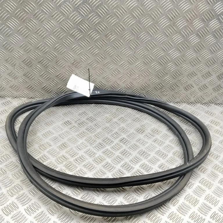 Priekšējā blīvgumija (uz durvīm) 9451279