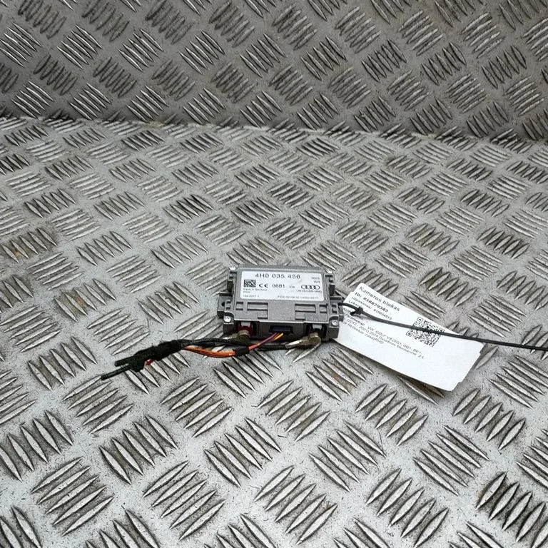Wzmacniacz antenowy – Volkswagen Golf VII (2013-2019)