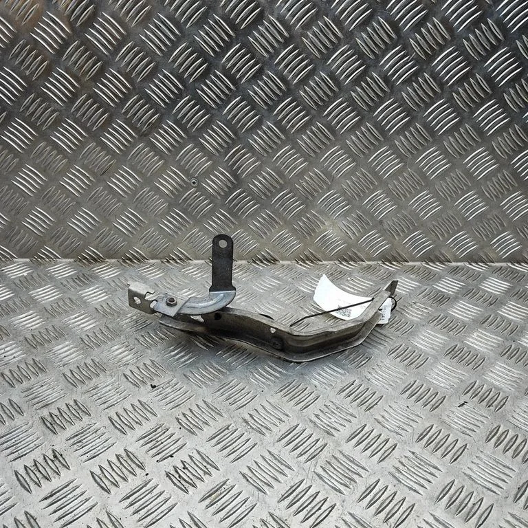 Radiatoru paneļa kronšteins 8S0959116A