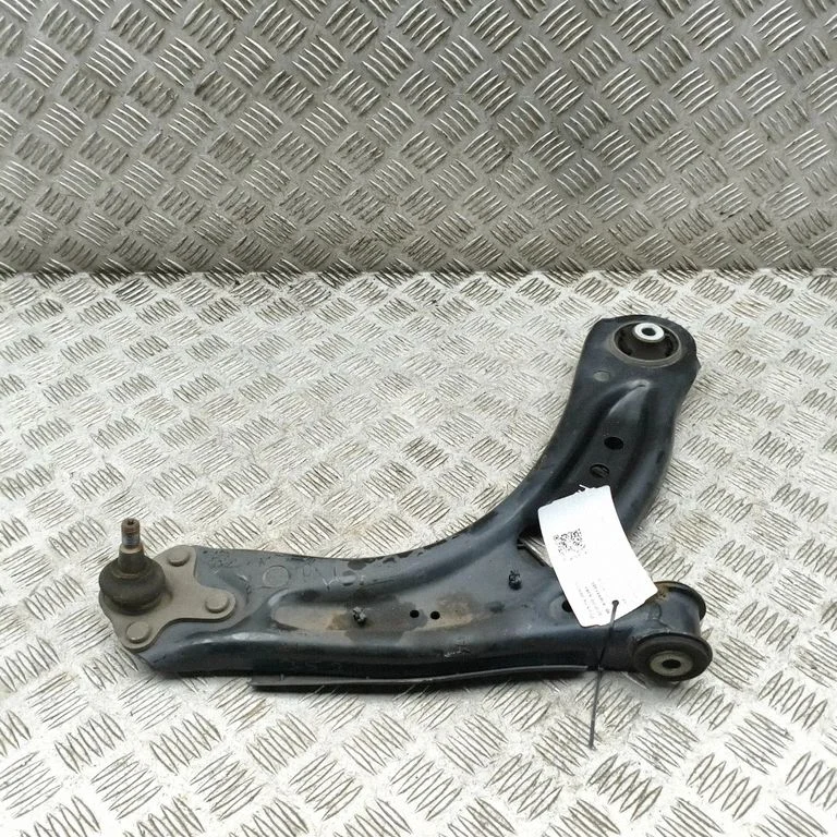 Front lower control arm/wishbone 5WA407118