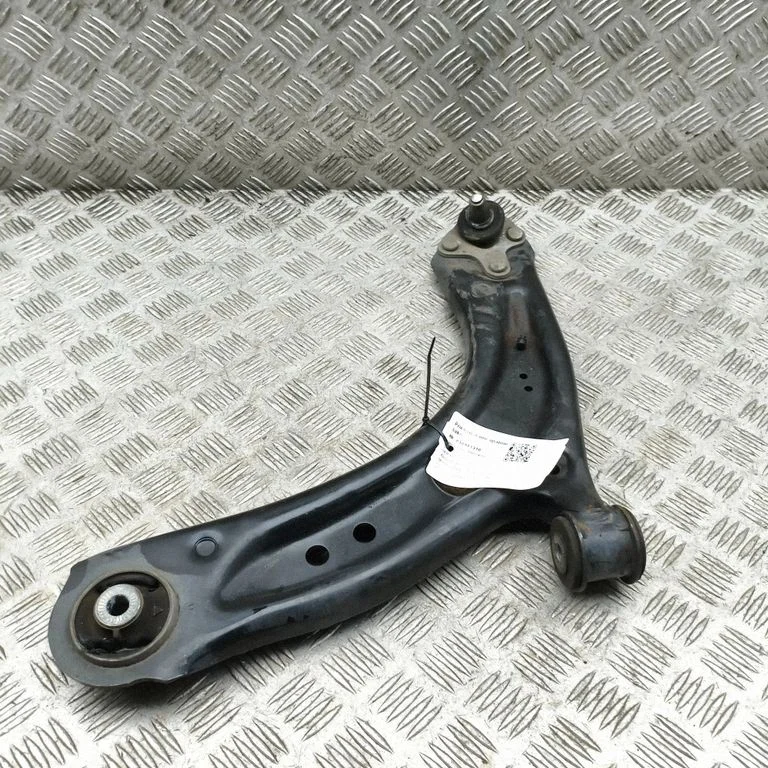 Front lower control arm/wishbone 5Q0407151