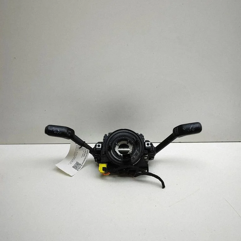 Pagriezienu/gaismu svira – Volkswagen Golf VII (2013-2019)