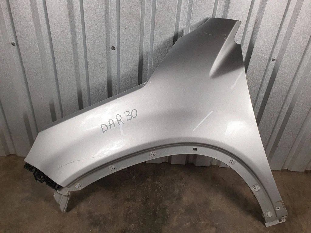 Fender – left