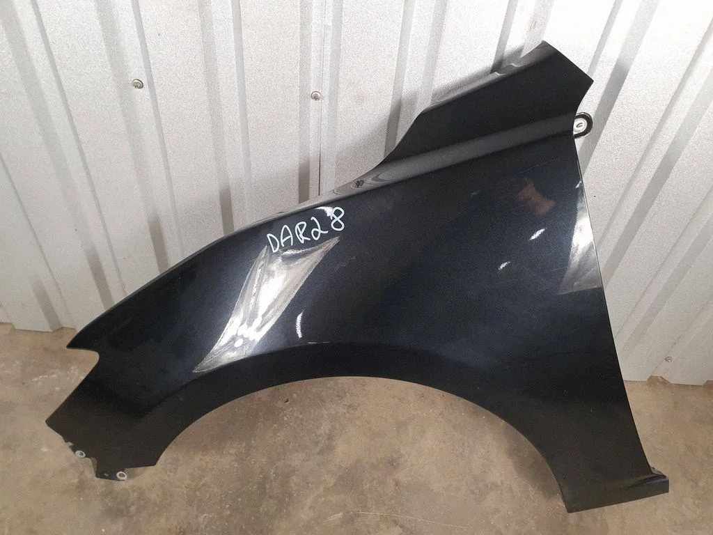 Fender – left