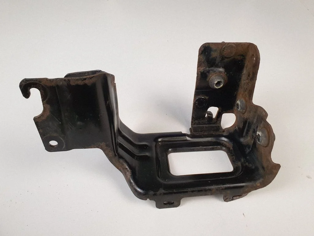 ABS pump bracket – Peugeot 2008 I (2013-2019)