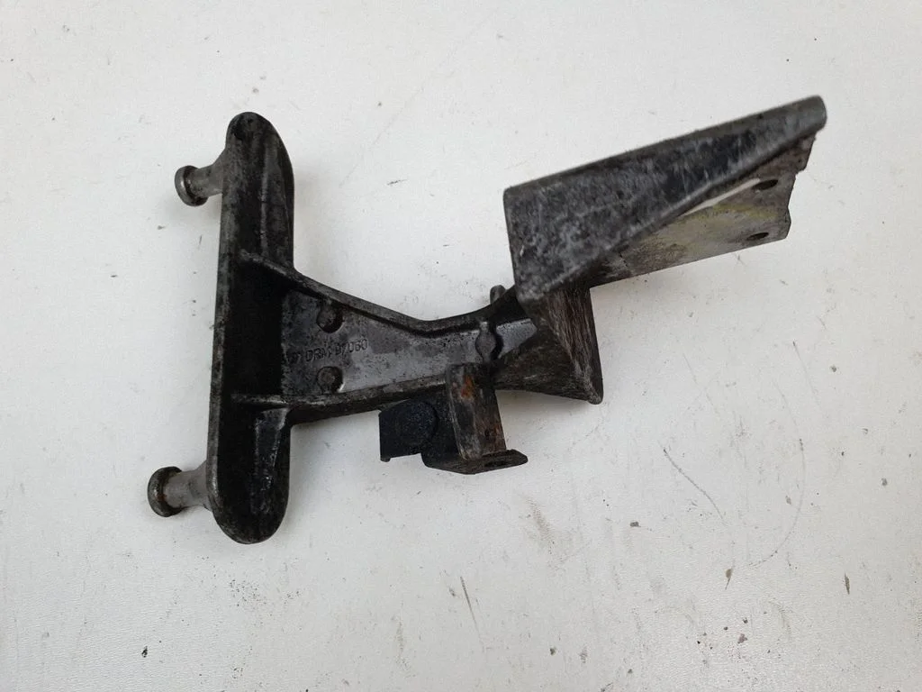 ABS pump bracket – Mercedes-Benz C-Class W203 (2000-2007)